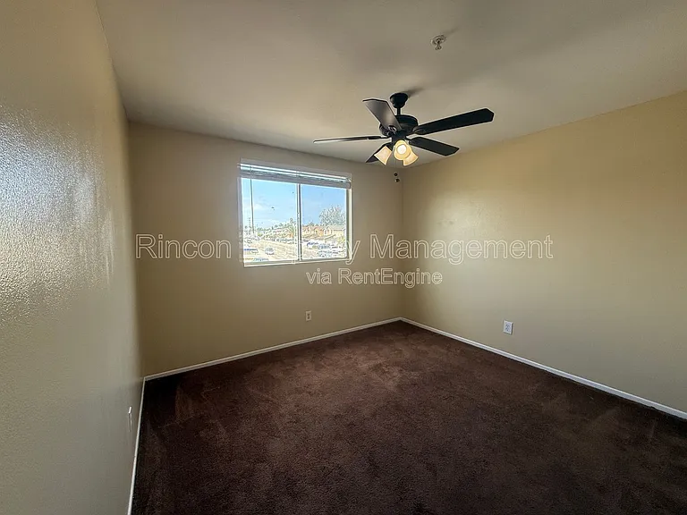1540 Pyramid Ave — Photo 15