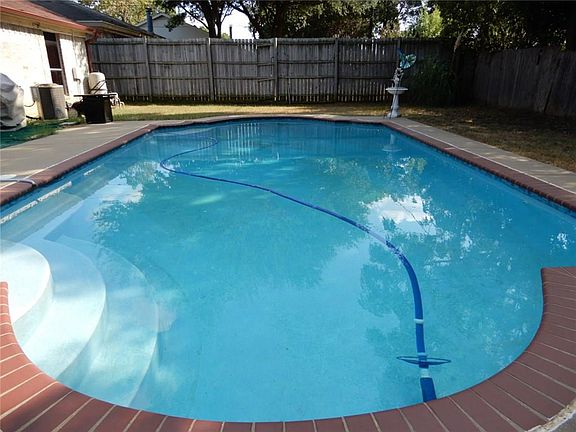 3rd image of 6100 Cool Springs Dr
