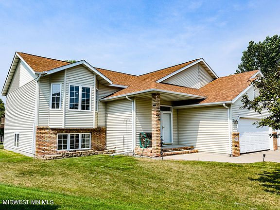 2nd image of 2911 Eagle Dr