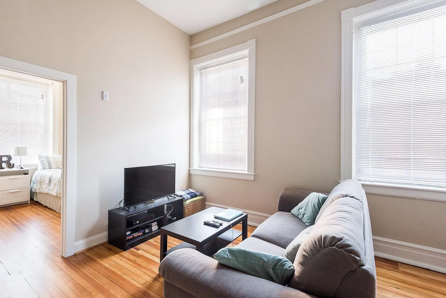 Columbia Apartments — Photo 4