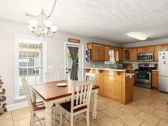 3rd image of 2408 Lee Road 201