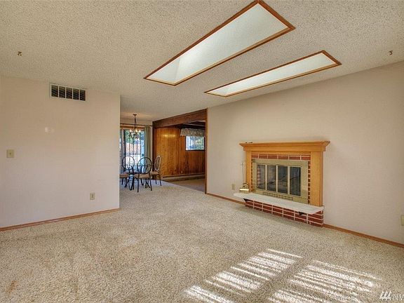 2 large skylights in the Family room let in tons of natural light!
