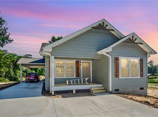 406 E South 6th St, Seneca, SC 29678