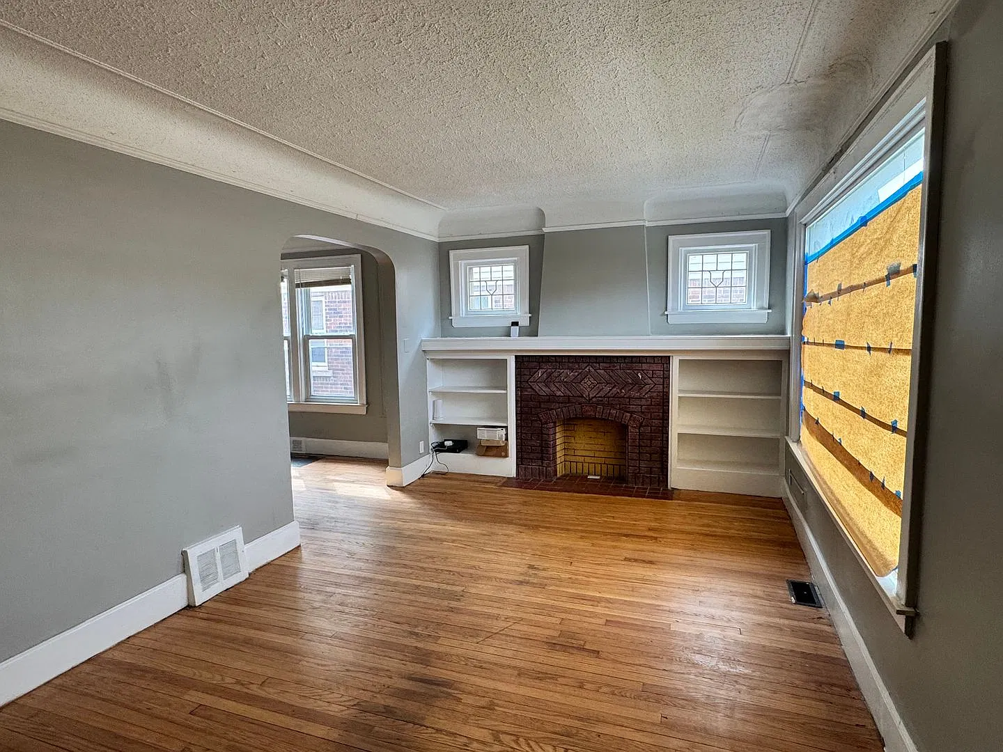 Remodeled rental available now! Accepting both private pay and section 8. — Photo 2