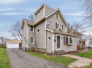89 Riverview Pl, Stratford, CT 06615