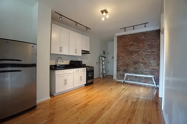 Rented by The Agency | media 3