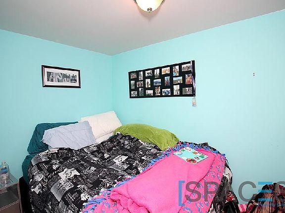 5th image of 2136 N Sheffield Ave APT Grdn