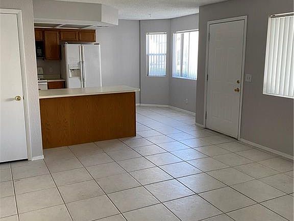 5th image of 1405 Cinder Rock Dr Unit 102