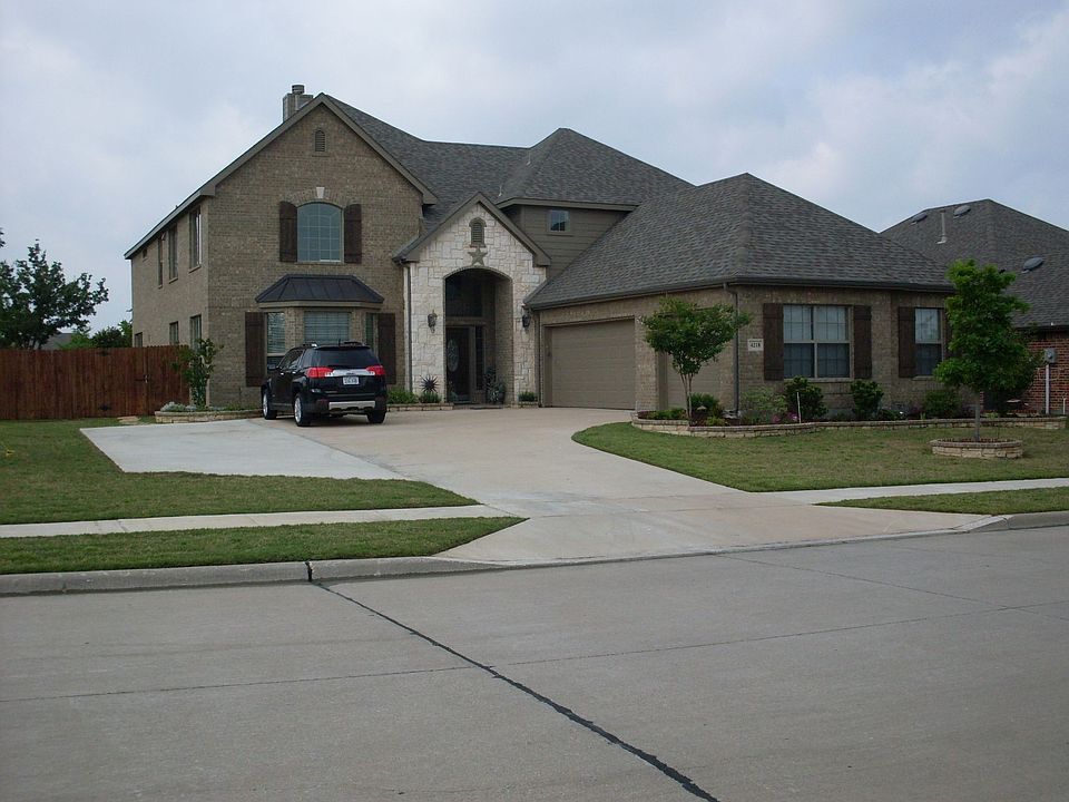 1st image of 4218 Bluffview Dr