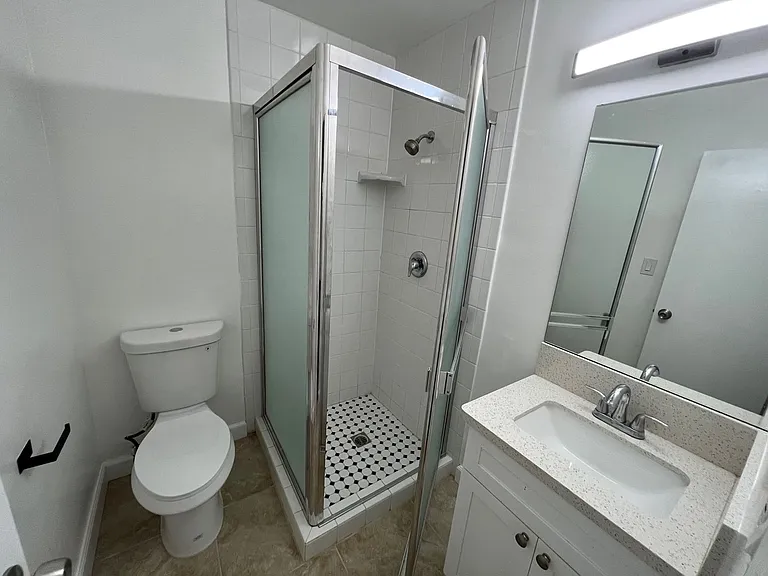 G11707 — Photo 14