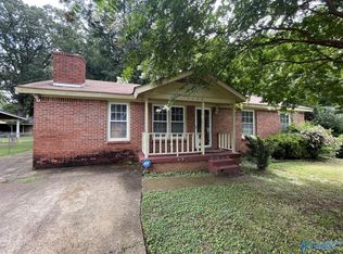 3026 Merry Oaks Dr NW, Huntsville, AL 35811