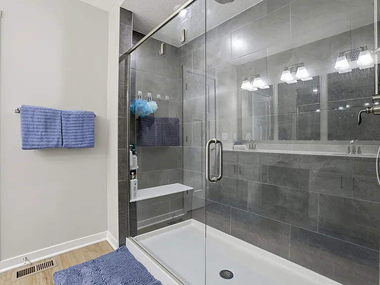 27 Hemingway Ave — Photo 37