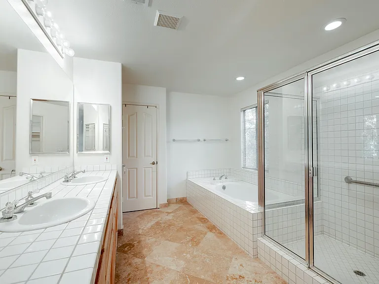 5105 Renaissance Ave — Photo 23