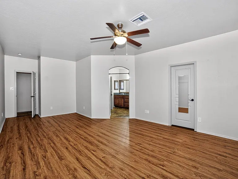2523 S 41st Ave — Photo 17