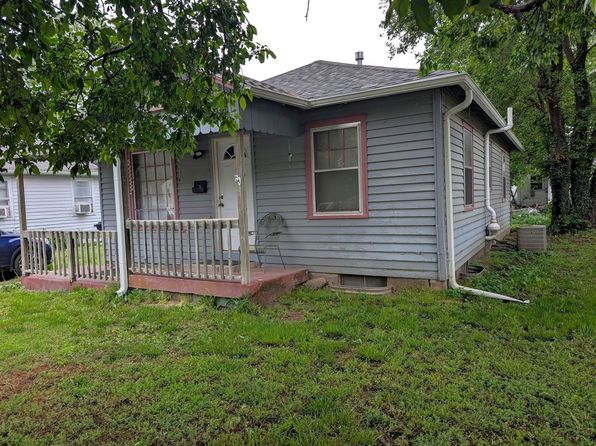 432 Baker St, Salina, KS 67401