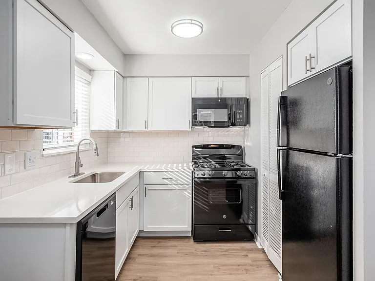 620 Riverview Dr #2 — Photo 1