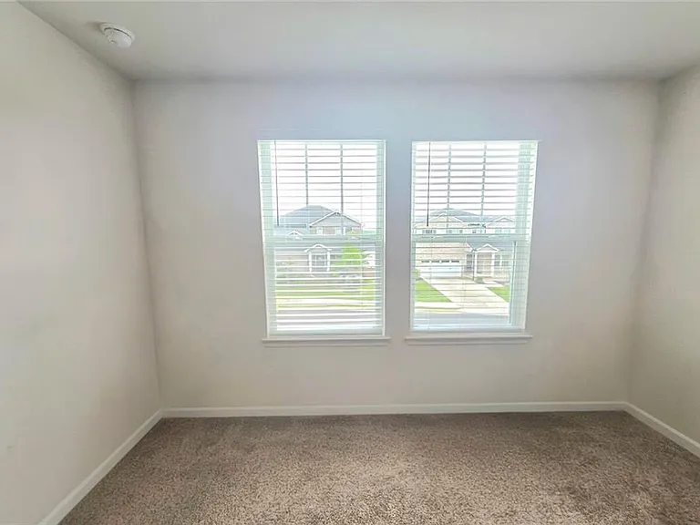 327 Valley Oak Dr — Photo 41