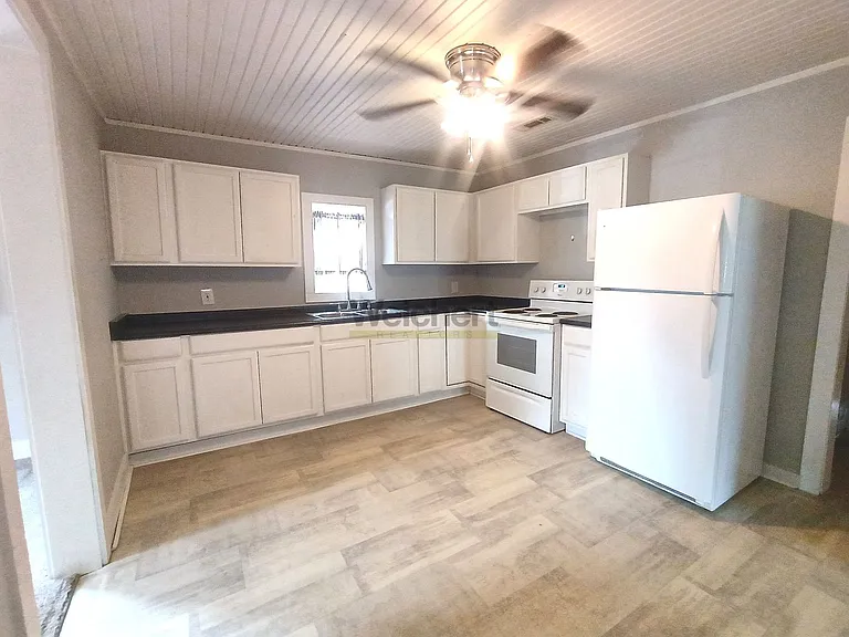 1507 W Emerson St — Photo 4