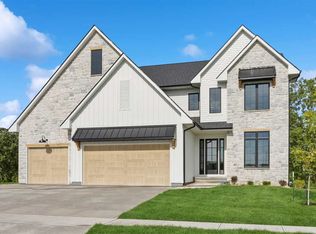 407 Macbride Trl, Solon, IA 52333