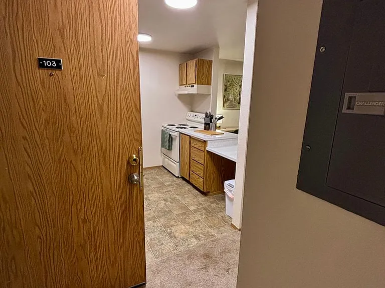 Kelly Anne Apartments — Photo 47