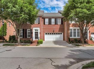 6301 Wakehurst Rd, Charlotte, NC 28226