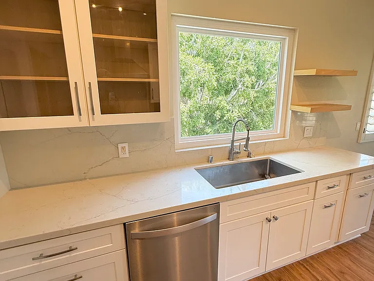 709 Bozanich Cir #B — Photo 4