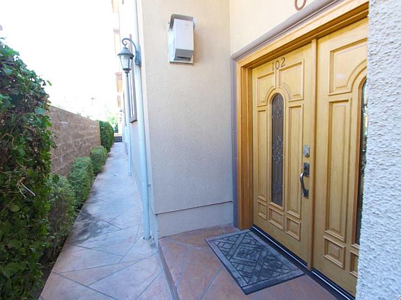 4th image of 720 E San Jose Ave