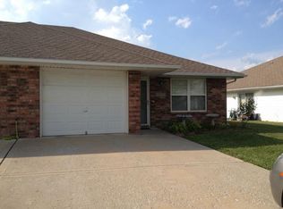 1022 SW Christie Ln, Grain Valley, MO 64029