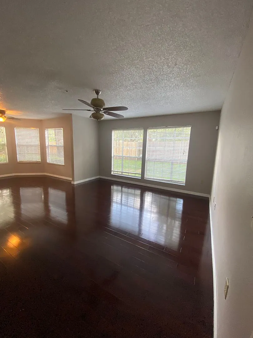 Gorgeous 3 Bedroom 2 Bath Will Not Last ( First Floor ) - Hidden Springs Condominiums — Photo 3