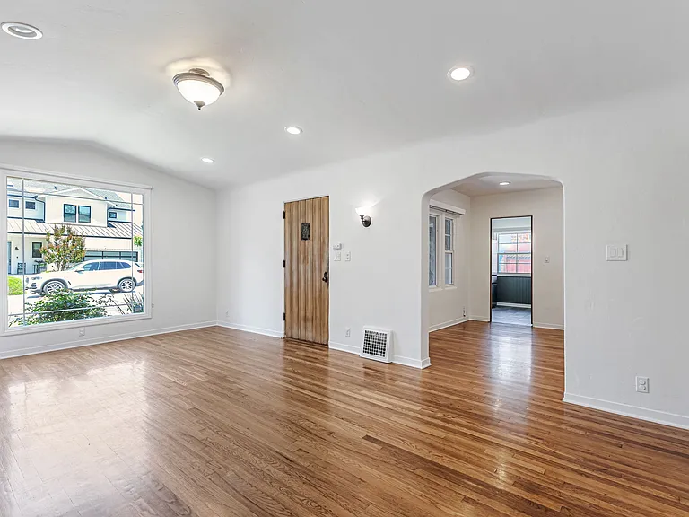 1584 Keesling Ave — Photo 7