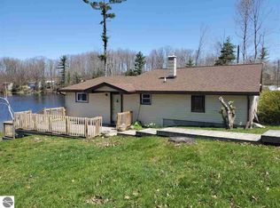 12601 Wells Dr, Leroy, MI 49655