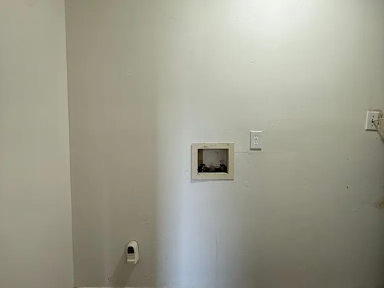 255 S Hicks St — Photo 9