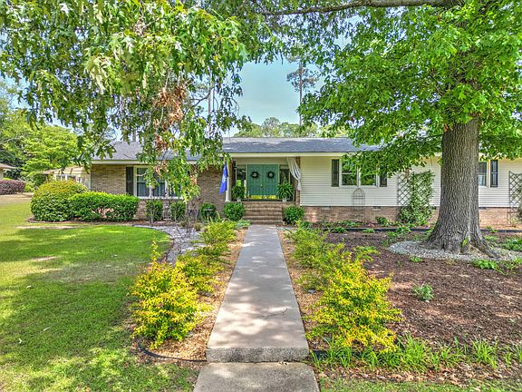 2nd image of 127 Cooper Cir