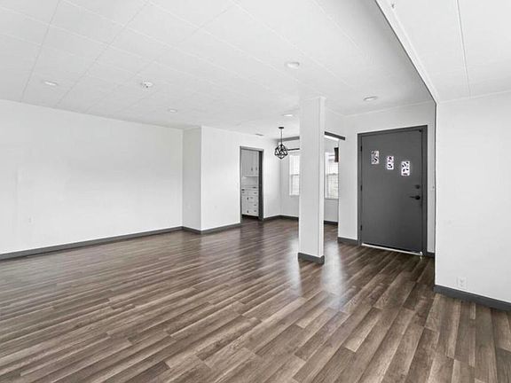 4th image of 269 Sheppard Rd #1