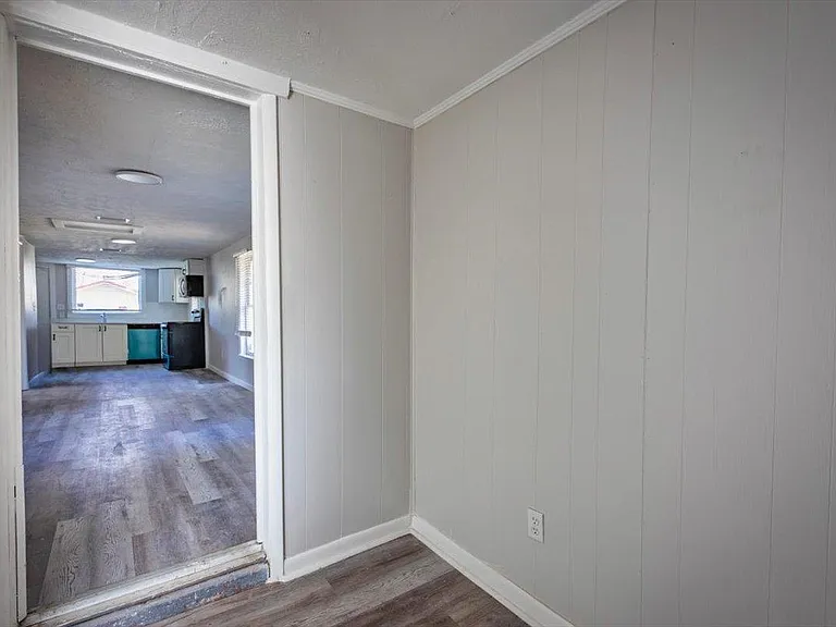 541 New Berlin Rd — Photo 8