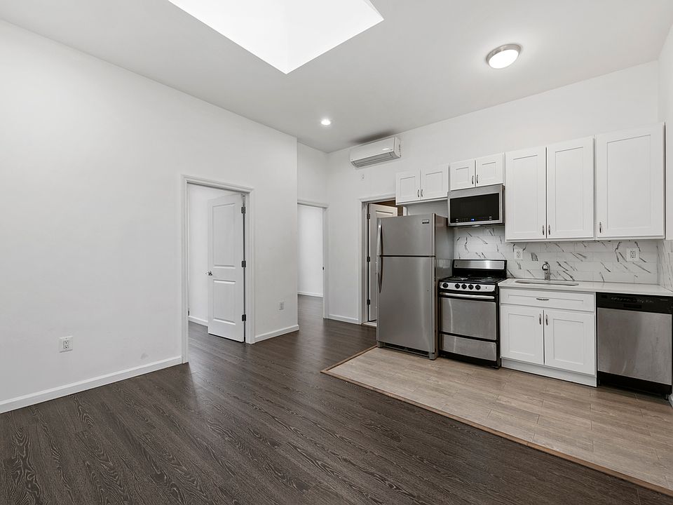 1st image of 313 Wyckoff Ave #1