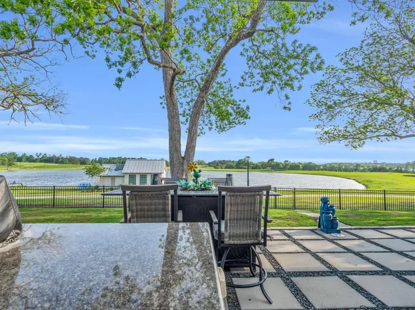9727 Greenridge View Dr, Willis, TX 77318