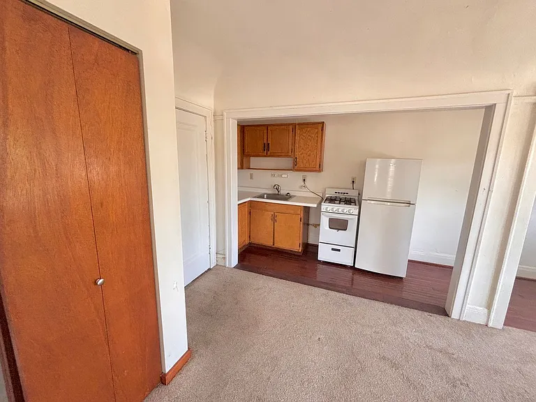 1345 N Astor St — Photo 5