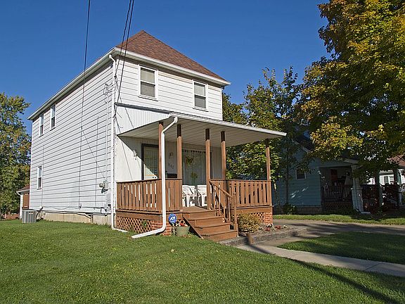 3rd image of 1102 Washington Ave