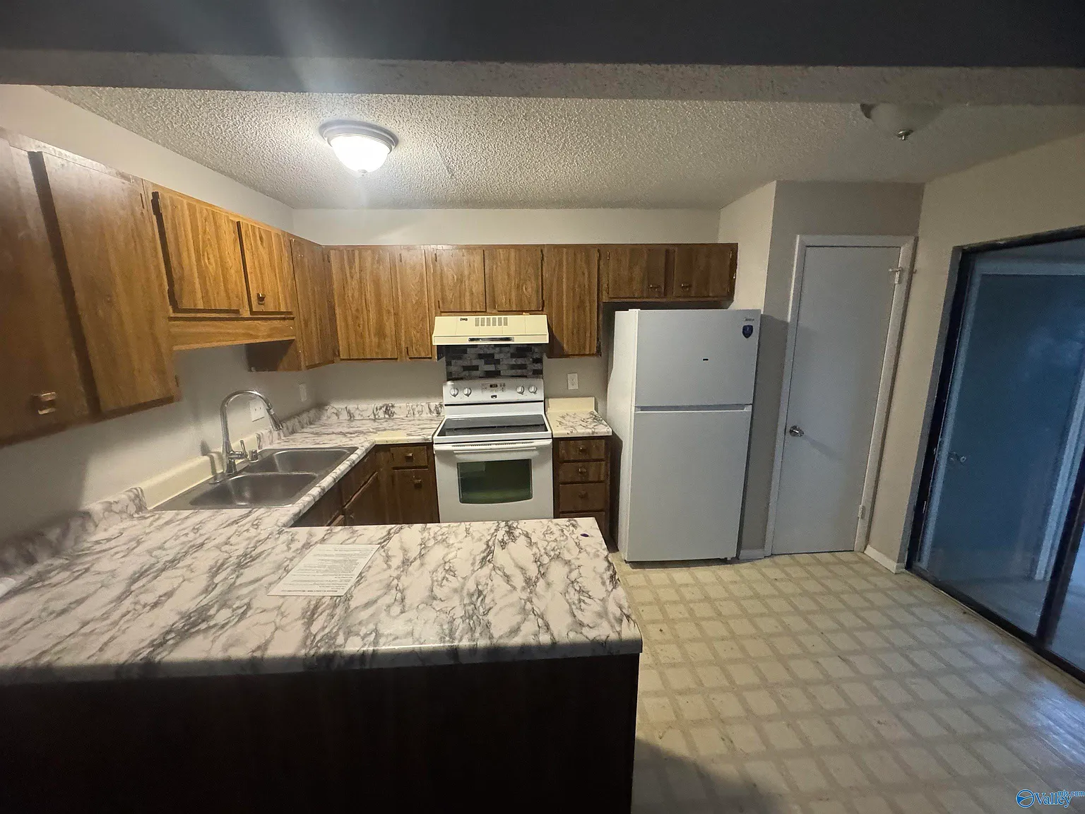 2 bed, 2.0 bath, 1100 sqft, $1,090 — Photo 3