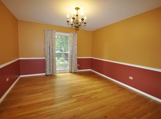 395 Cassin Rd, Naperville, IL 60565