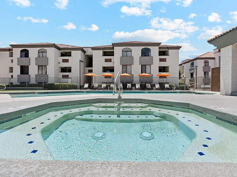 Twin Palms — Photo 6
