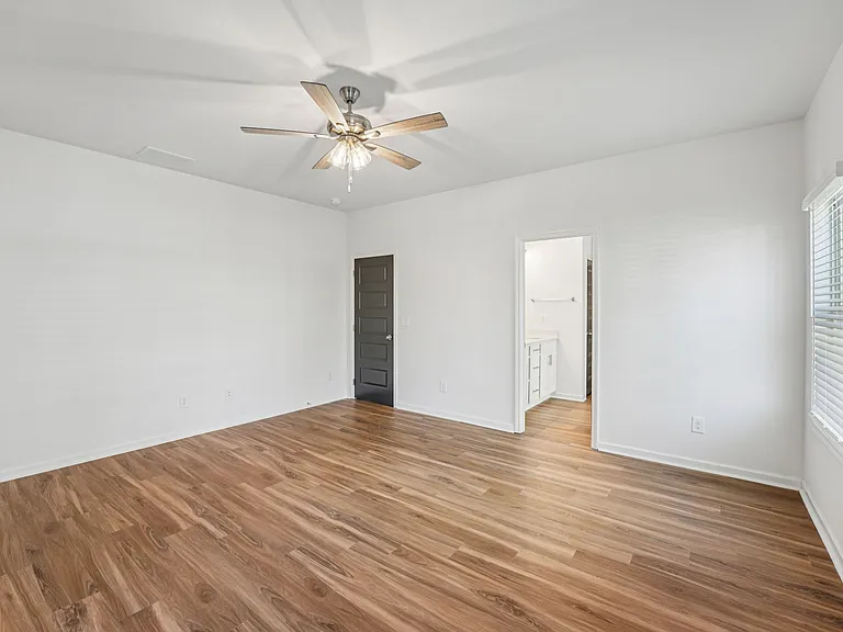 Quinn Residences at Dorchester Place — Photo 197