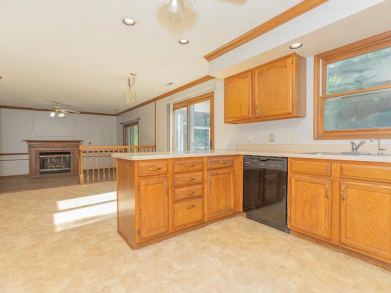 2939 Woodside Ct — Photo 8