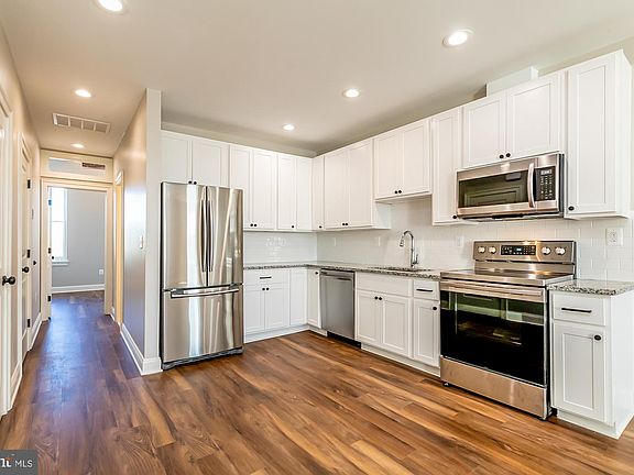 4th image of 137 E North Ave #3