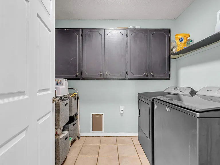 313 Hillfield Cv — Photo 15