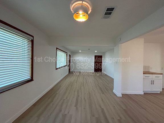 3rd image of 720 Sandell Dr