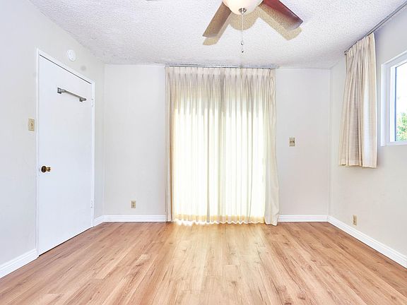 4th image of 3637 Harriman Ave