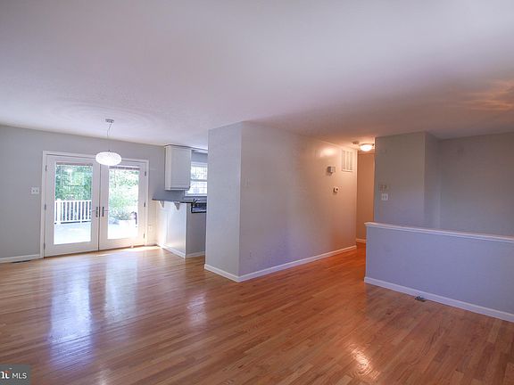 4th image of 2103 York Dr