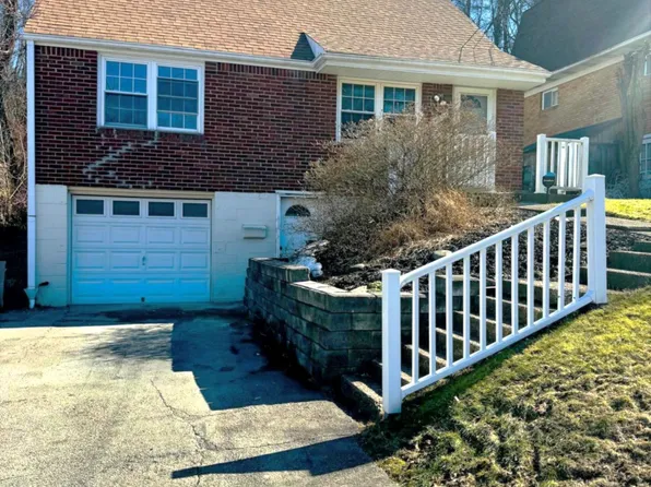 132 Key Dr, Pittsburgh, PA 15235